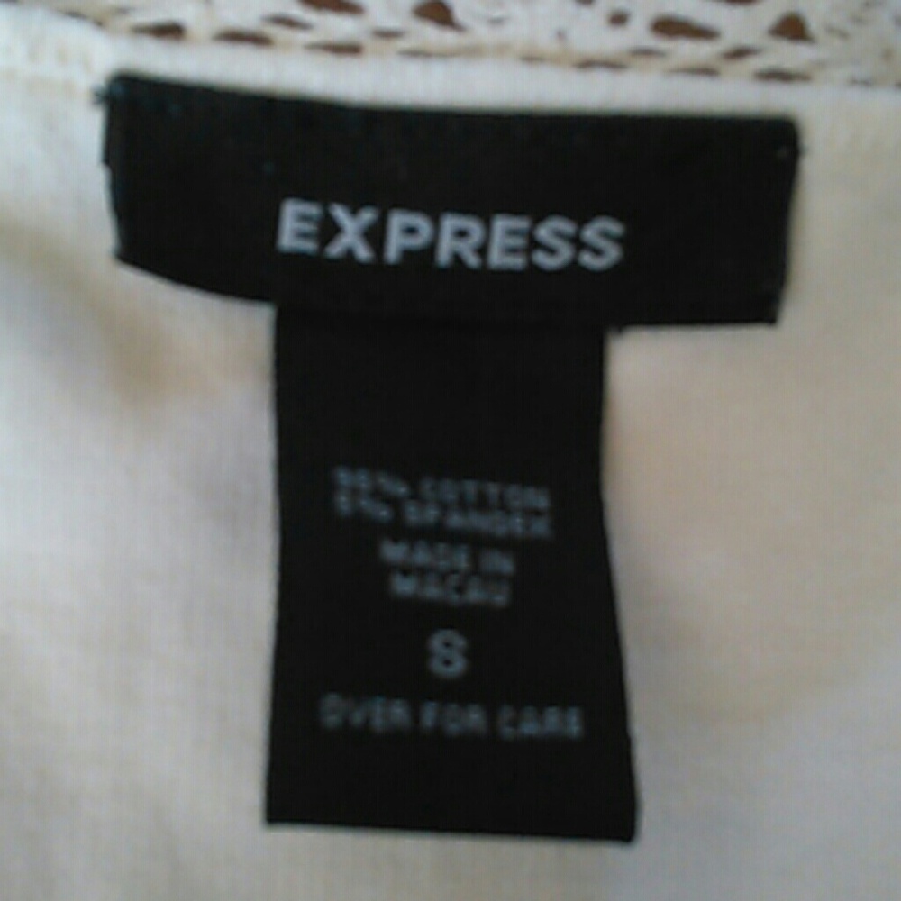 Express  Top - Picture 2 of 5